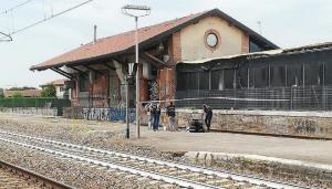 Român bătut și ars, găsit inconștient într-o gară din Verona