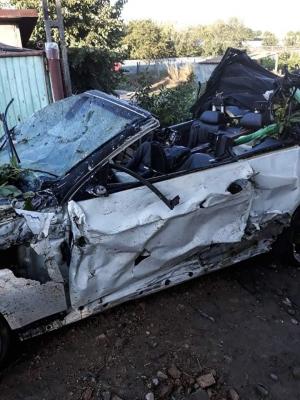 Victimele accidentului transmis live pe Facebook din Tulcea, plânse de sute de oameni. Un şofer cu BMW a distrus o familie