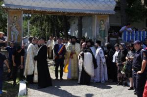 Mii de oameni la înmormântarea părintelui Marius Gabriel Bărăscu, ucis de ziua lui de un şofer intrat pe contrasens