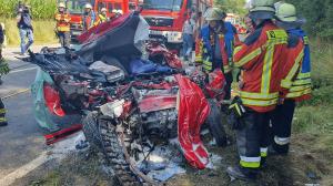 Un TIR de 40 de tone a căzut peste o Toyota, şoferul maşinii strivit, pe o şosea din Germania