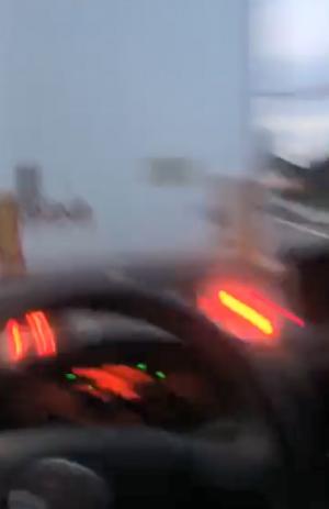 Şoferul român care a intrat cu duba într-un TIR, intenţionat, live pe Facebook, are doar 22 de ani (video)