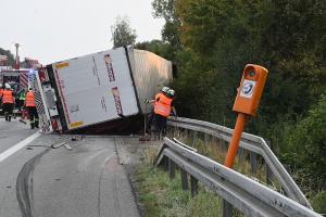 Un Ferrari a răsturnat un camion românesc pe o autostradă din Germania. 500.000 € pagube