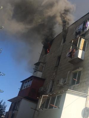 Garsoniera unei familii care săbătorea ziua fetiței, distrusă de un incendiu, în București