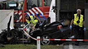 BMW-ul olandezului s-a făcut praf după ce a intrat cu viteză în TIR. Visscher Johannes a murit pe loc (Video)