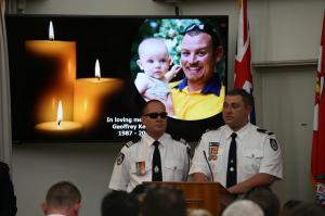 Băiețelul unui pompier care a murit în incendiile din Australia, decorat la înmormântarea tatălui