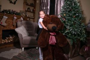 Fetița care a supraviețuit 11 zile în pustietate a câștigat un concurs de frumusețe pentru copii în Rusia