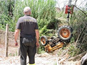 Băiețel român ucis de tractor în Italia, în timp ce-și făcea lecțiile cu alți copii, în curtea casei