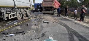 Impact devastator între două autocamioane, la Ruginoasa, cabine smulse de pe șasiu (Foto)