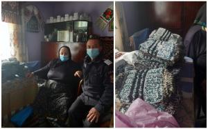 O bunică a împletit 40 de perechi de ciorapi de lână pentru pompierii din Sângeorz-Băi. ”Vine frigul și tare vă prinde bine”