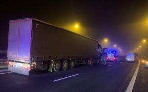Un șofer de TIR din Iași a făcut infarct la volan, pe A1 Sibiu – Deva. Bărbatul de 47 de ani a murit