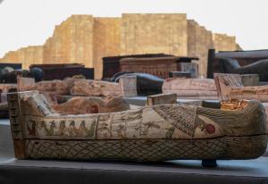 100 de sarcofage în stare perfectă, vechi de peste două mii de ani, dezgropate în Egipt: "Săpăturile continuă"