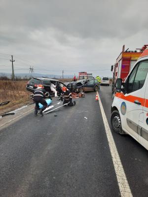 Accident cu doi morți și trei răniți la ieșirea din Avrig, între Sibiu și Brașov