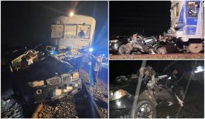 O tânără de 21 de ani a murit în seara de Ajun, într-un BMW spulberat de tren în Arad. Fata s-a stins în brațele medicilor