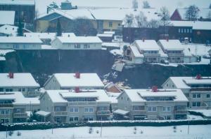 Imagini cu dezastrul din Norvegia, după o alunecare de teren. Zeci de case au fost înghițite de pământ