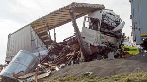 Şofer român de TIR, moarte cumplită în Ungaria. Patru camioane lovite pe autostradă