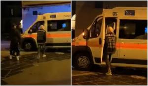 Mai mulți adolescenți au furat ambulanța venită la un caz suspect de coronavirus (video)