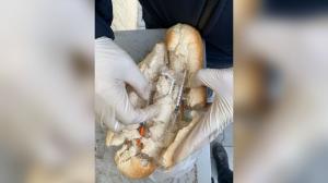 Seringi și droguri ascunse într-o pâine, la un centru de carantină din Ilfov: "Sunt doar niște alimente, d-ale gurii"