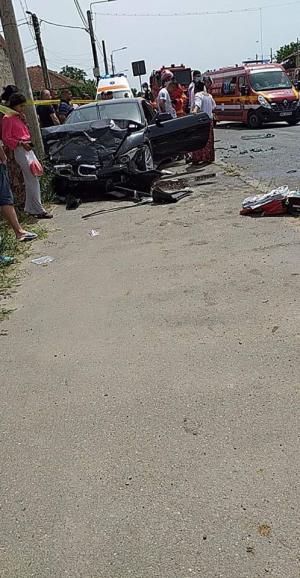 Patru morți la Craiova, în taxiul lovit în plin, în intersecție. Un băiețel de 7 ani și străbunicul, s-au stins și ei