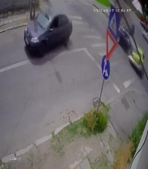 Accidentul cu 4 morți din Craiova, surprins de camere: "BMW-ul avea cel putin 100 km/h" (video)