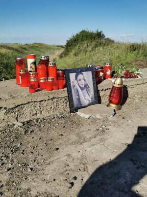 Groapa din cauza căreia a murit Adriana, lângă Slatina, asfaltată în 24 de ore după dispariția fetei de 19 ani