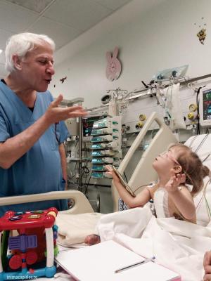 Exclusiv! Povestea omului care a reparat 50 de inimi de copil în timpul pandemiei, în România