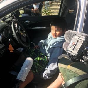 Copil de 5 ani prins la volan, singur în mașină, pe autostradă. Se ducea în California, să-și ia un Lamborghini (video)