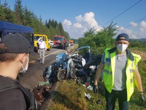 Șoferul microbuzului care a intrat pe contrasens, în Vrancea, în accidentul cu 2 morți și 11 răniți, voia să fie primar la el în comună