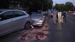 Doi români pe moarte, atacați pe stradă, în Germania, în stil mafiot. BMW-ul lor, blocat de un Mercedes