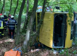Șofer la un pas de a fi strivit, după ce s-a răsturnat cu TIR-ul în Cluj