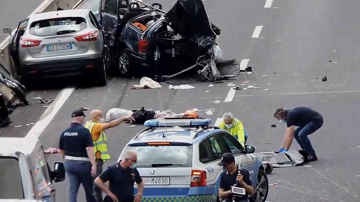 Incidente stradale con 4 morti in Italia, tra cui due rumeni