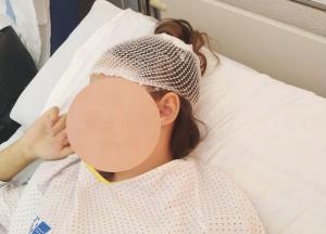 Maria, o româncă de 16 ani, a fost bătută pe stradă și călcată cu bicicleta și a ajuns la terapie intensivă, în Spania