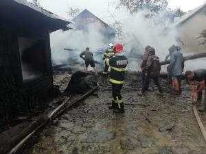 Două femei au ars de vii într-o casă din comuna Mănăstirea Humorului 