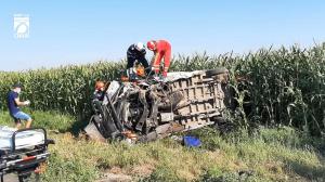 Dezastru pe o șosea din Iași, șoferița unui Volkswagen a murit pe loc după ce a intrat cu mașina pe contrasens (Video)