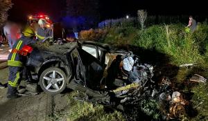 Adolescent mort sub mașina făcută praf, în Suceava. Alți trei tineri se luptă pentru viețile lor (video)