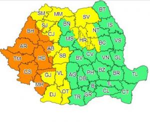 Cod portocaliu de furtuni în România. ANM a emis și două avertizări Cod galben care intră în vigoare în scurt timp