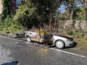 Doi soți au murit arși, captivi în mașina lovită de TIR, la Orșova