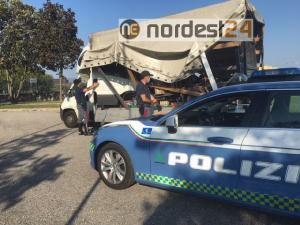 Șofer român prins cu un Iveco Daily demontat în bucăți la el în camion, în Italia. Ciprian a fost arestat pe loc (Foto)