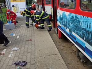 Bărbat prins sub tramvai, la Arad. Imagini de la locul incidentului