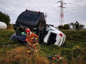 Tânărul care a intrat pe contrasens și a murit strivit sub cabina unei cisterne, la Ploiești, era șofer de TIR