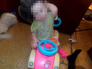 Bebeluş "uitat" de mamă la -32 grade Celsius, într-o casă părăsită, în Rusia