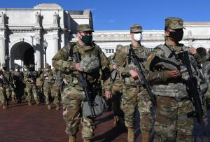 Atmosferă de asediu la Capitoliu. Zeci de mii de militari au fost mobilizaţi în ziua investirii lui Joe Biden