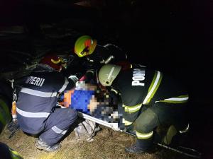 Imagini de coşmar la Ciuperceni, după ce un BMW s-a făcut praf într-un cap de pod. Trei copii au rămas orfani
