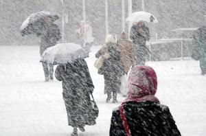 Alertă de ninsori abundente în Bucureşti şi opt judeţe. ANM anunţă strat consistent de zăpadă