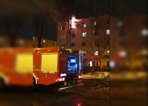 Incendiu puternic într-un cămin de nefamiliști din Brașov, o persoană a fost găsită carbonizată în cameră