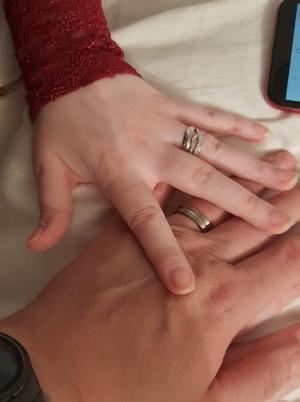 Tânăra mămică din Irlanda a murit la doar două zile după ce şi-a îndeplinit cea mai aprigă dorinţă: S-a căsătorit cu omul iubit