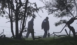 Rămășițele a opt tinere dispărute, căutate de zeci de polițiști într-o pădure din Irlanda. Fetele sunt de negăsit de peste 20 de ani