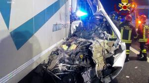 Tineri români, accident mortal pe o autostradă din Treviso, Italia. O fată de 19 ani a sfârșit pe loc
