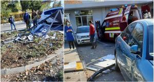 Un panou publicitar dărâmat de un șofer a căzut peste un pieton, în Constanța