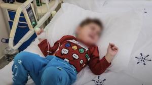 Viaţa unui băieţel de doi ani, din Turcia, salvată în ultimul moment. A fost operat pentru că înghiţise mărgele magnetice care i-au afectat stomacul