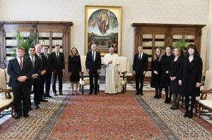 Papa Francisc l-a primit pe Joe Biden la Vatican. Întâlnirea celor doi a durat de două ori mai mult decât era planificat